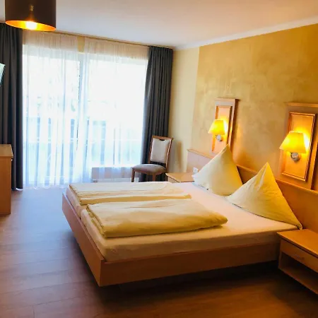Schoenfelder Hof Hotel Hollfeld