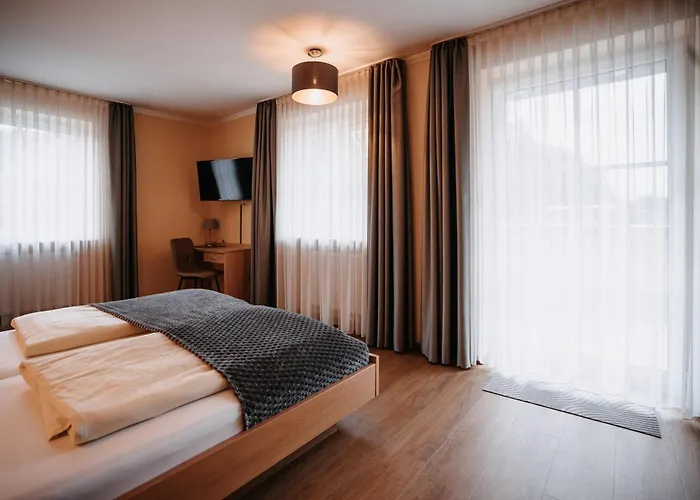Schoenfelder Hof Szálloda 3*